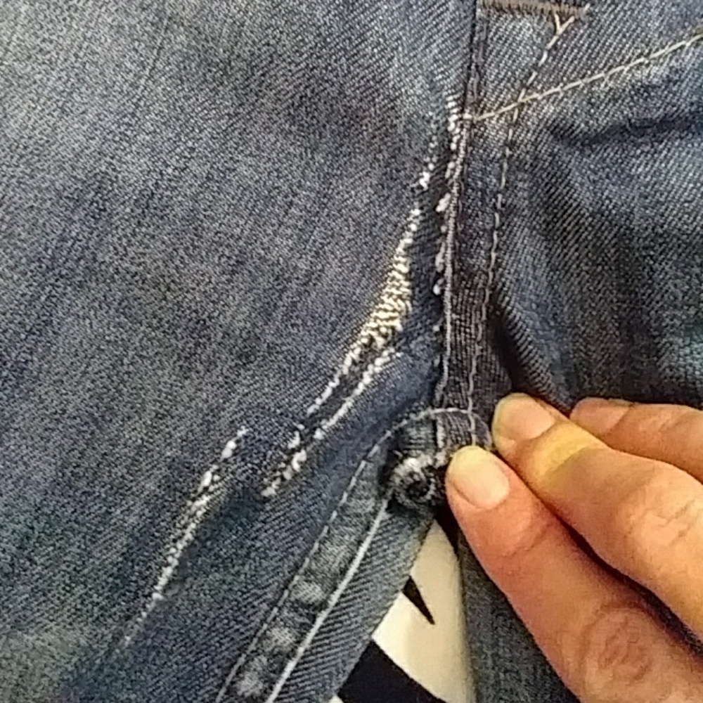 Ripped William Rast Jeans - Picture 4 of 8